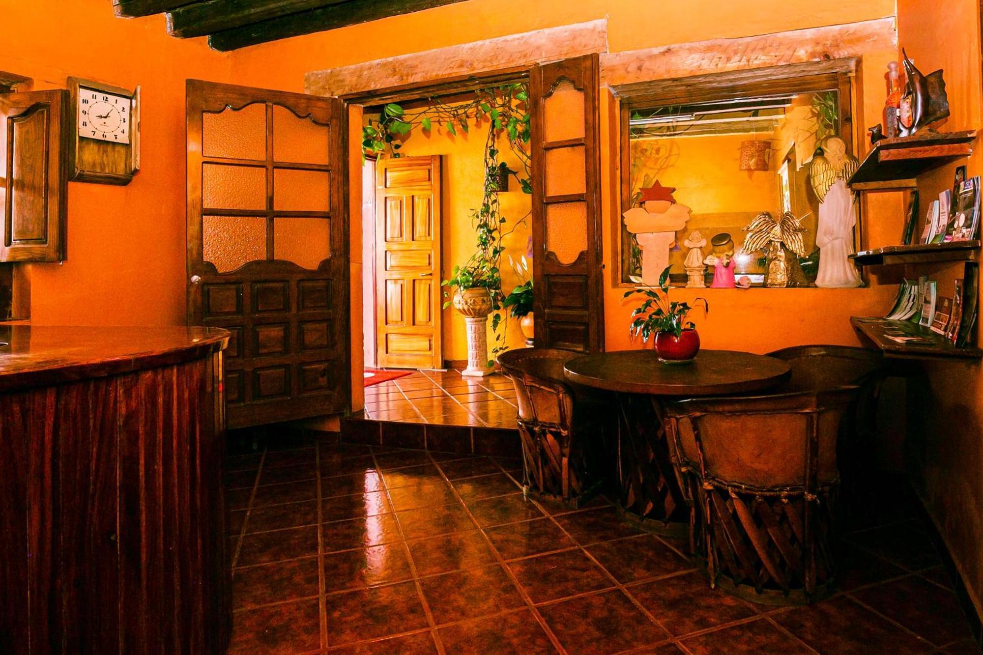 Oyo Posada De Los Angeles, Pátzcuaro Exterior foto
